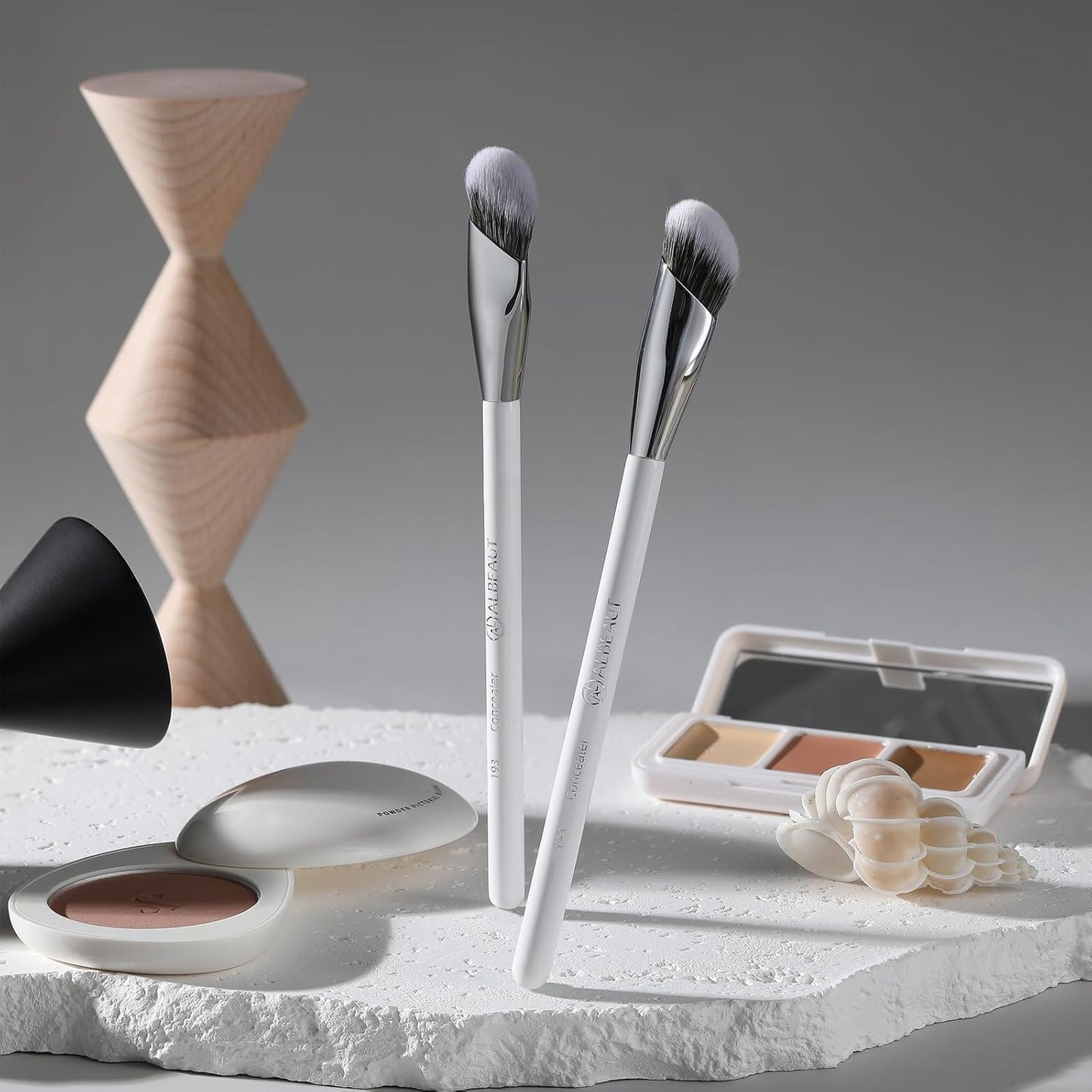Concealer Brush, under Eye Makeup Small Angled Precision Face Blending Brush, Eye Liquid Cream Foundation Concealer for Dark Circles, Make up Nose Contour Applicator Vegan