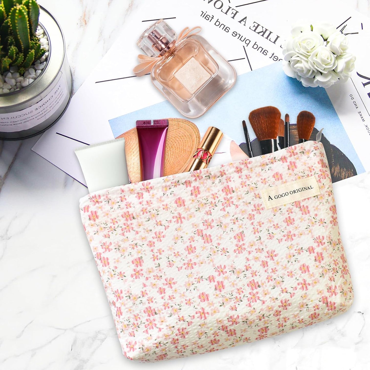 Aesthetic Makeup Bag Cotton, Quilted Floral Make up Bags, Make up Pouch, Toiletry Bag Women, Floral Makeup Bag, Cosmetics Organizer Pouch, Pencil Case for Daily Use (Pink)